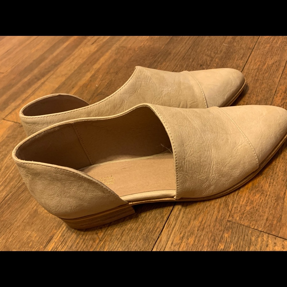 Tan flats